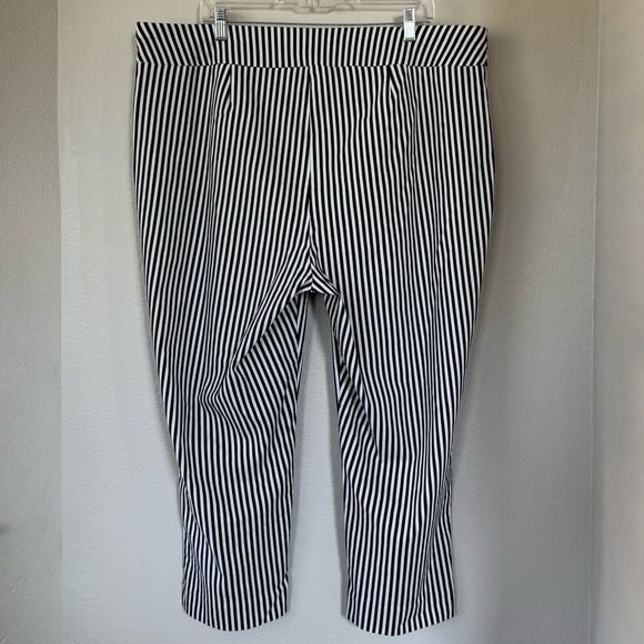 CHICO’S 4 NEW 20 22 So Slimming Brigitte Striped Crops • Cropped Trouser Pants - Picture 3 of 10